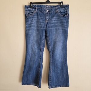 Lowrise Vanity Dakota Jeans Bootcut Button Embroidered Back Pockets 32w/ 29L